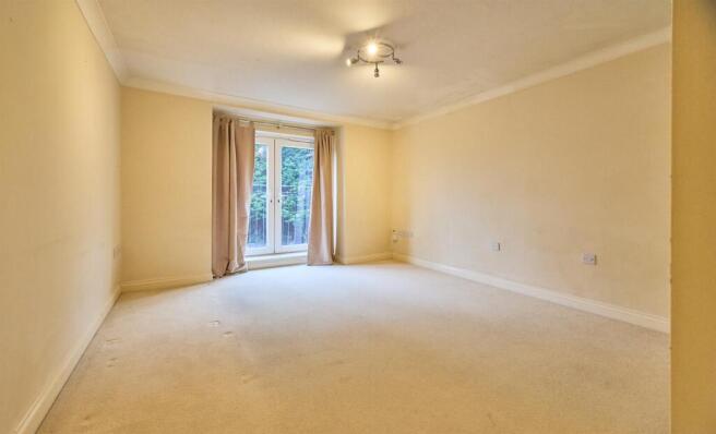 Lounge/Dining Room to Front