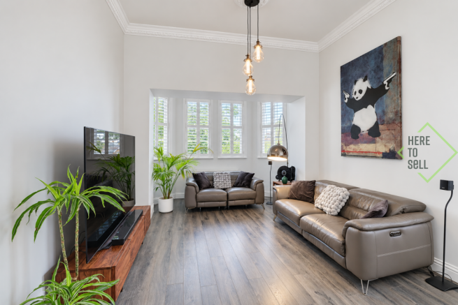 Buchanan Close N21 - Living Room1
