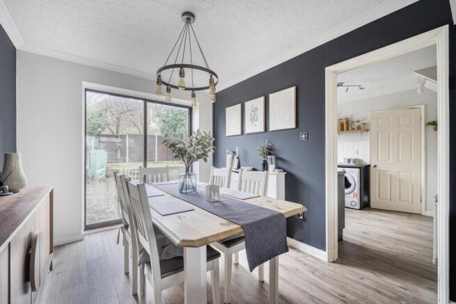 1401551-12-6970ecf662d49