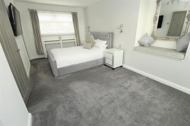 Master Bedroom.JPG