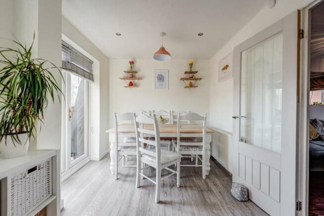 1BerryHolmeCourt(Interior)(7of32).jpg