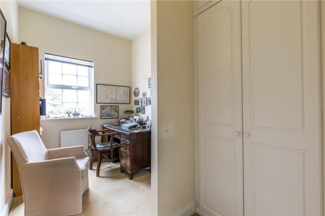 Bedroom / Study