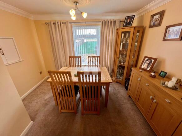 3 bed Town House for sale Image 8