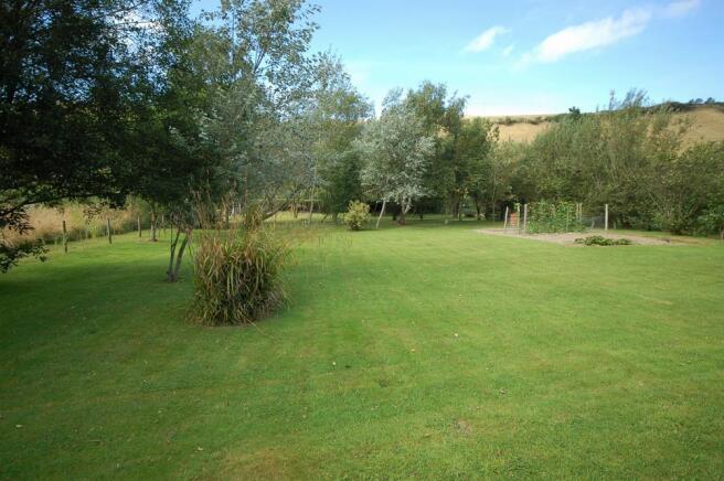7 Maeswyre - garden 2.jpg