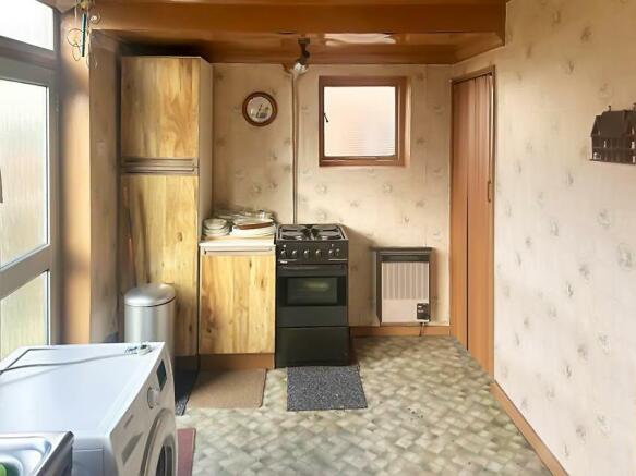 Kitchen: