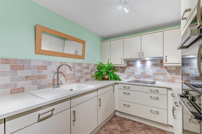 2 bed Retirement Property for sale Image 4