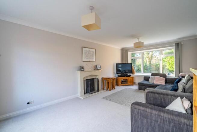 4 bed Detached for sale Image 10