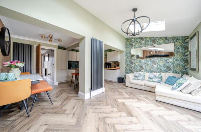 4 bed Detached for sale Image 4