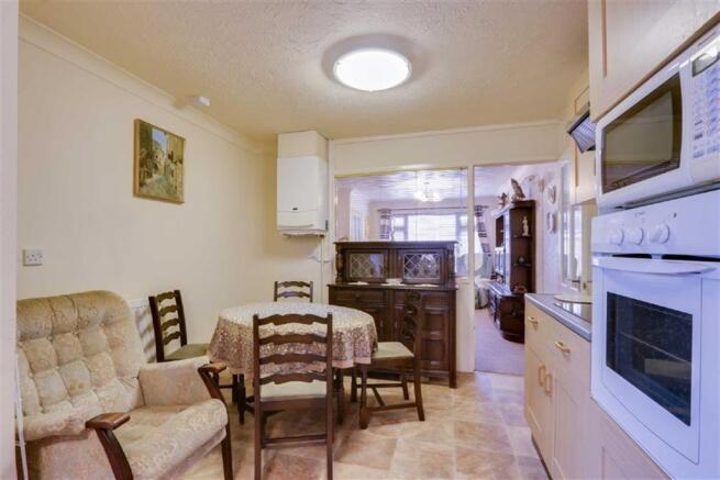 EXTENDED KITCHEN DINER