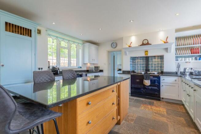 kitchen 2.jpg