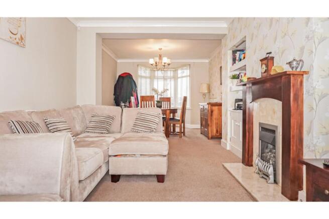 Lounge/Dining Room