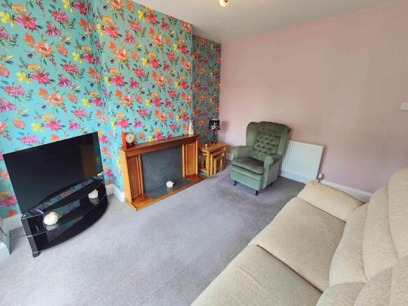 3 bed Semi-Detached for sale Image 6