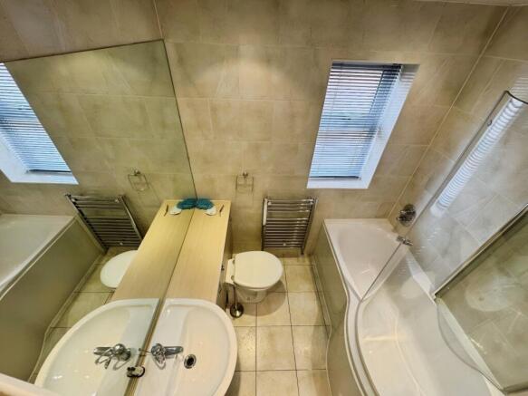 4 bed Detached for sale Image 9