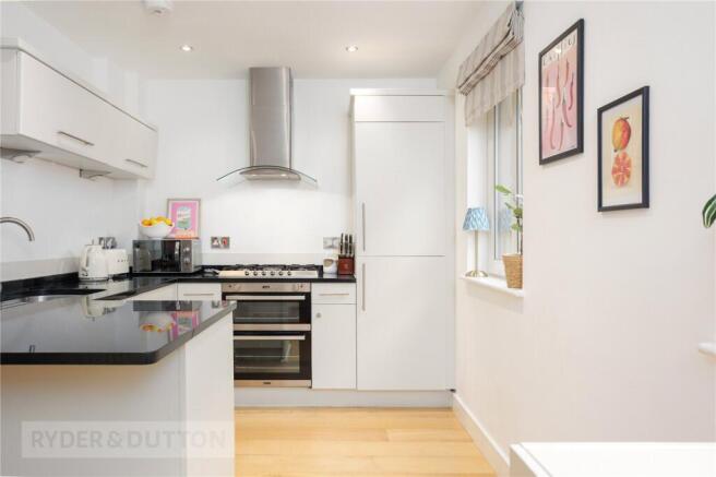 3 bed Town House for sale Image 8