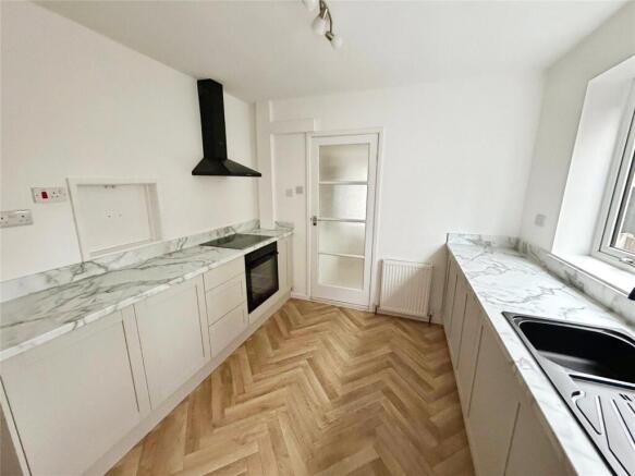 3 bed Semi-Detached for sale Image 6