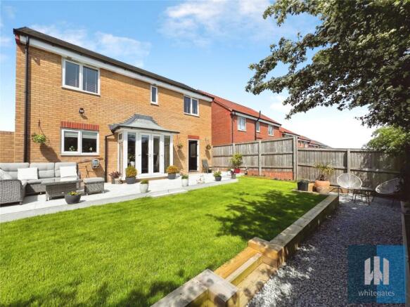 4 bed Detached for sale Image 8