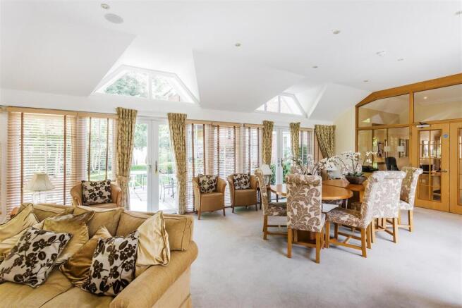 Ashtead photo 4