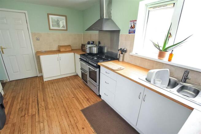 Kitchen[1].jpg