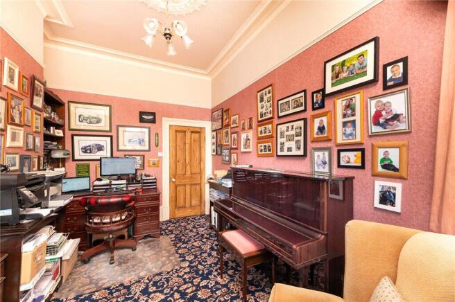 4 bed Detached for sale Image 6