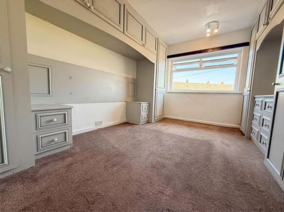 3 bed Semi-Detached to rent Image 11