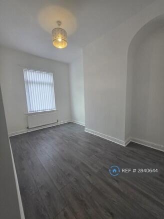 3 bed End of Terrace to rent Image 9