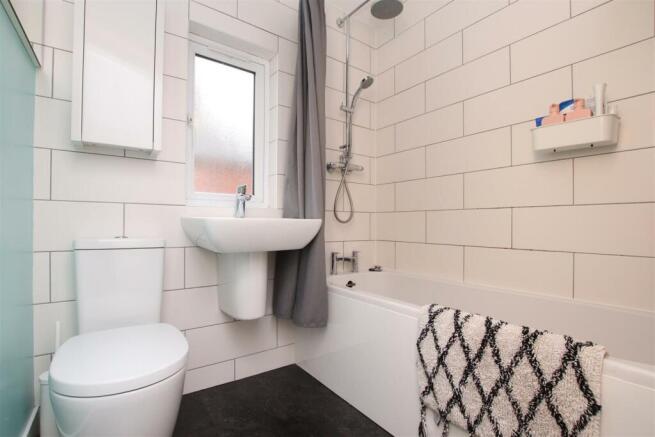 Bathroom.JPG