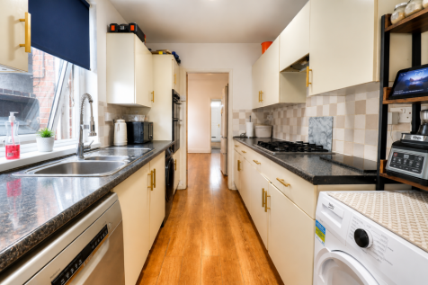 Crescent Road, Coalville, LE67