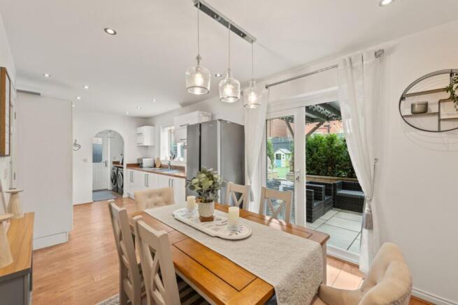 4 bed Detached for sale Image 5