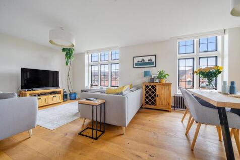 Kings Drive, Midhurst, GU29