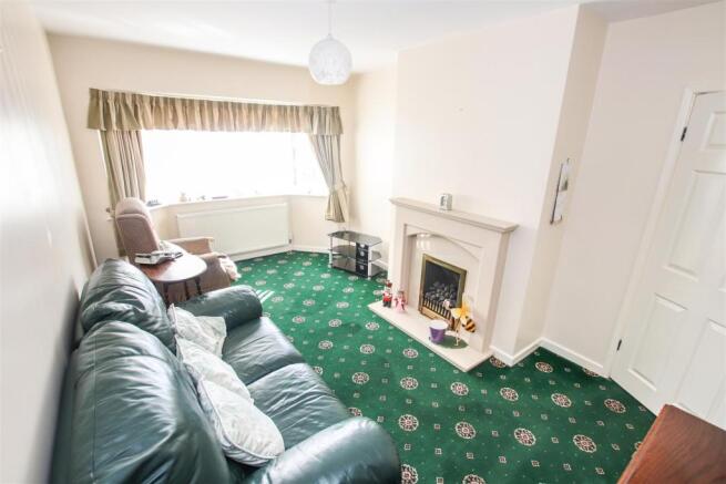 BAY FRONTED LOUNGE
