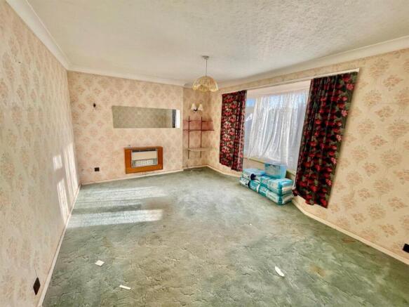 20 Mandeville Lounge.jpg