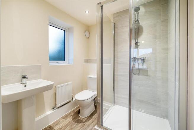 2 bed Apartment to rent Image 10