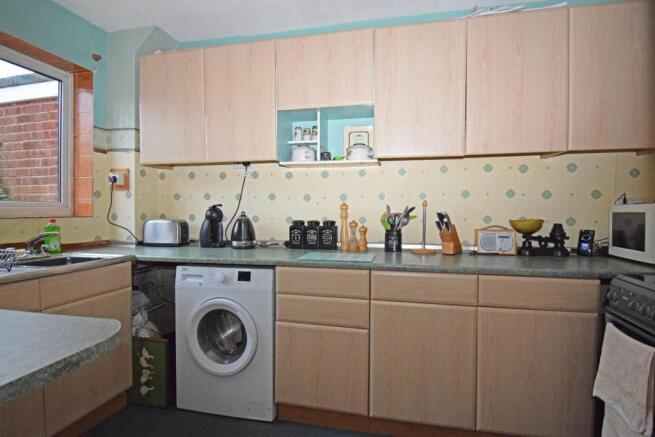 18 Larchmere Drive, kitchen.jpg