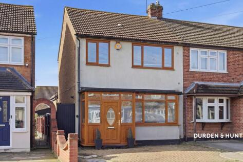 Newtons Close, Rainham, RM13