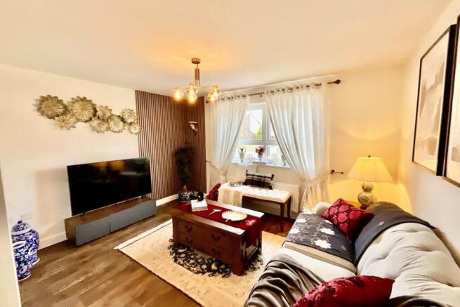 4 bed Semi-Detached for sale Image 11