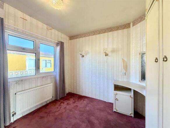 2 bed Park Home for sale Image 8