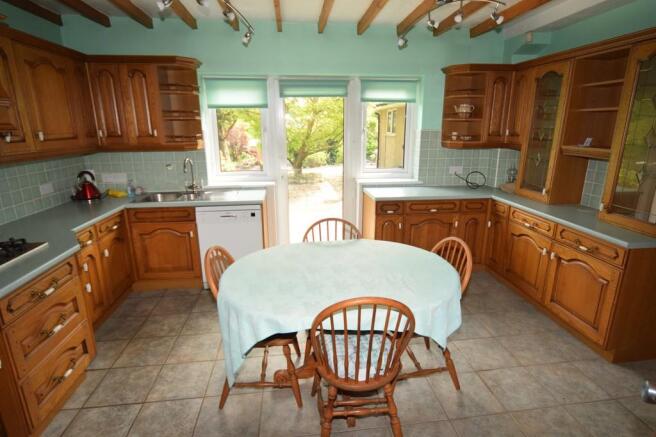 KITCHEN DINER