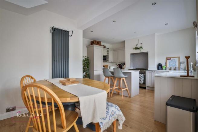 Dining area.jpg