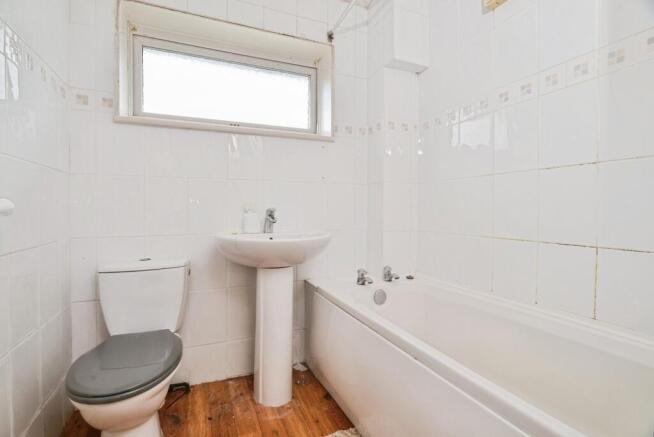 3 bed Semi-Detached for sale Image 9