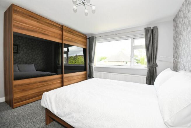4 bed Detached for sale Image 9