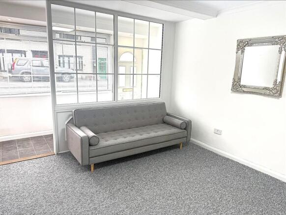 Lounge 1.3.jpeg