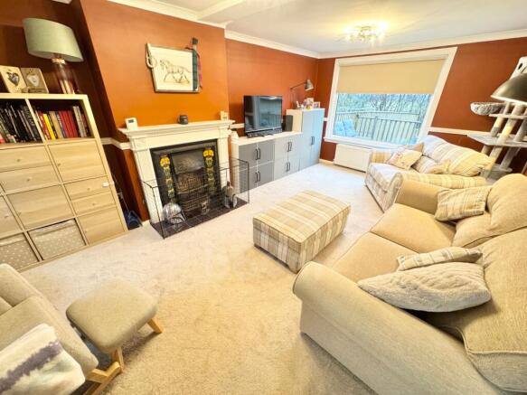Hawthorn Crescent, Beith lounge