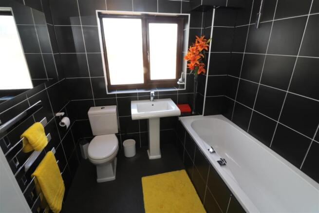 En-suite Bathroom / WC