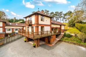 Glanllyn, Lakeside Avenue, Llandrindod Wells LD1 5NT