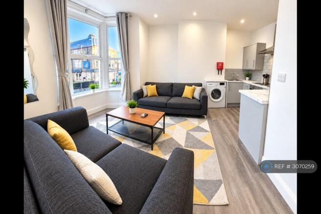 Open Plan Lounge & Kichen