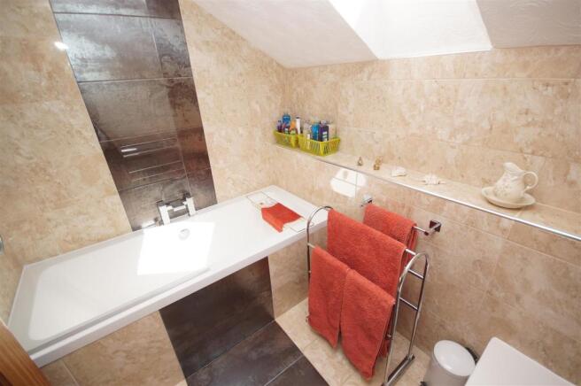 Bathroom.JPG