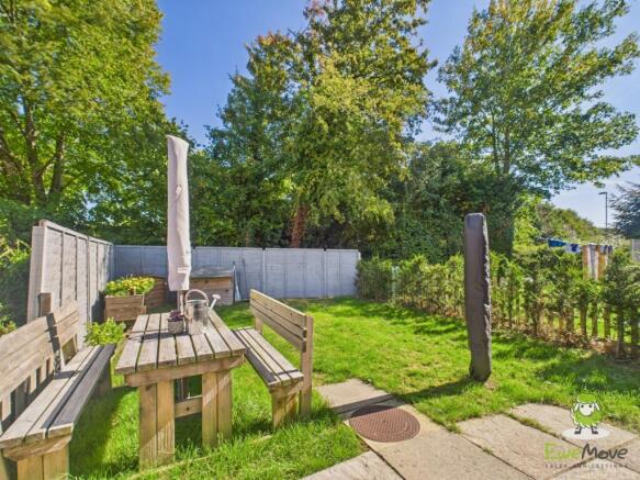 EweMove Estate Agents Basingstoke - Nursery Close 