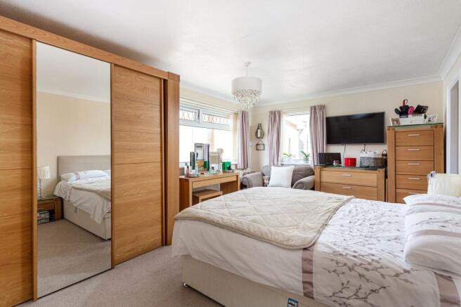 4 bed Detached for sale Image 12