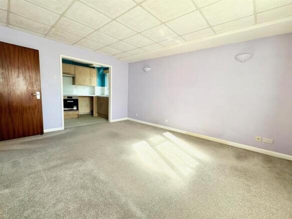 lounge 3.jpg