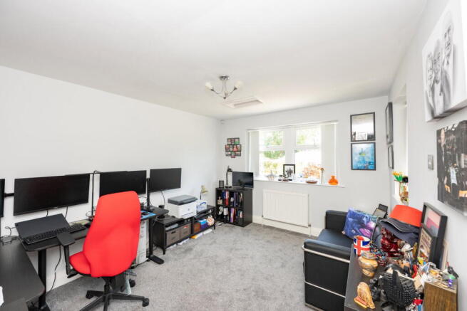 5 bed Detached for sale Image 10